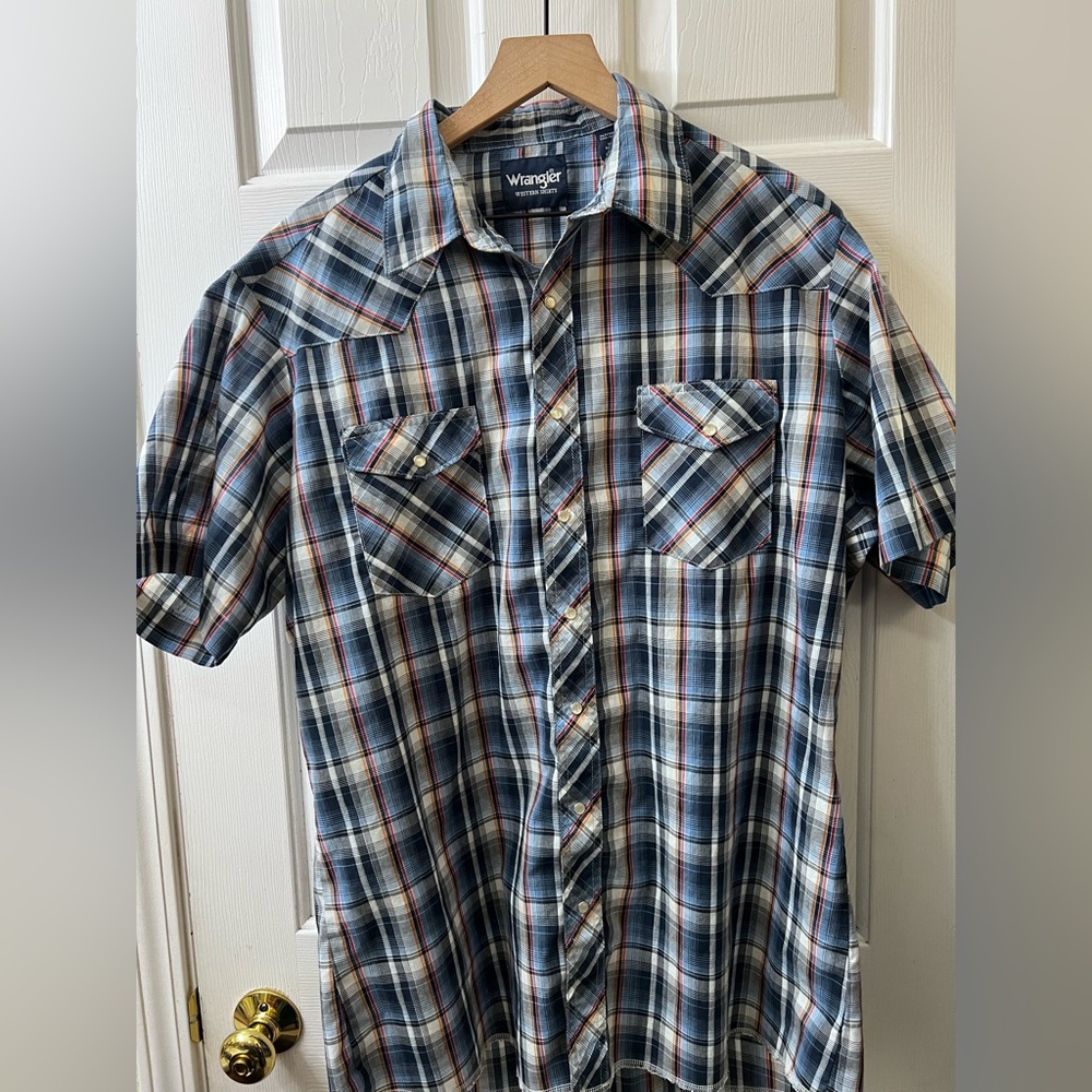 Classic pearl snap wrangler short sleeve shirt